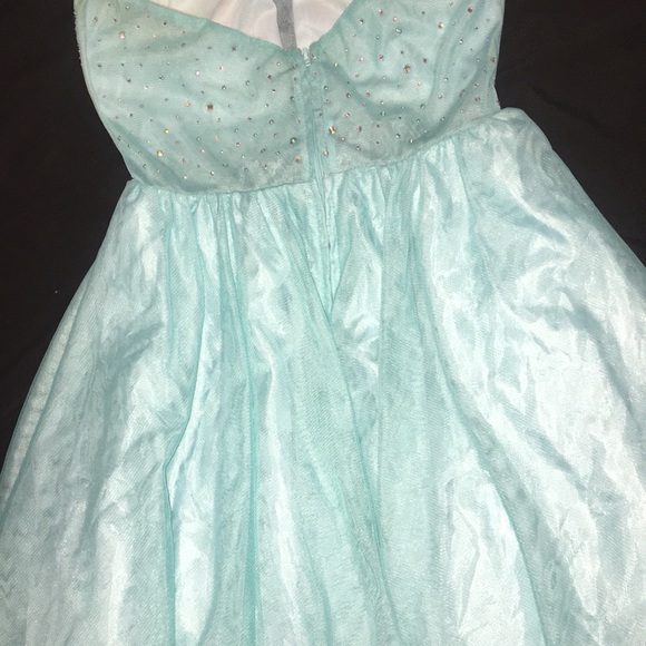 dress - Picture 4 of 5